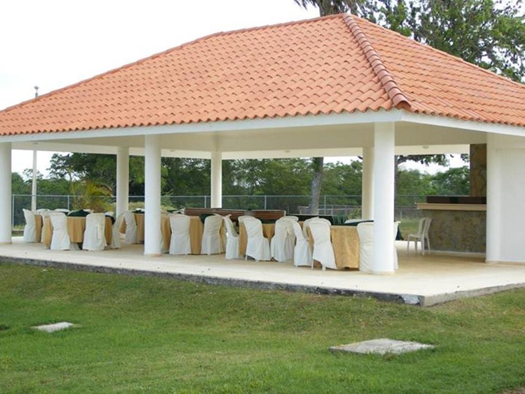 Hotel Las Caobas سان فرانسيسكو دي ماكوريس المظهر الخارجي الصورة